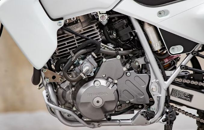 Honda xr650l FOUR-STROKE ENGINE